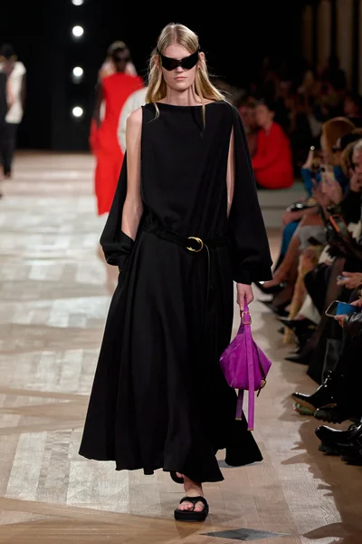 Look 28